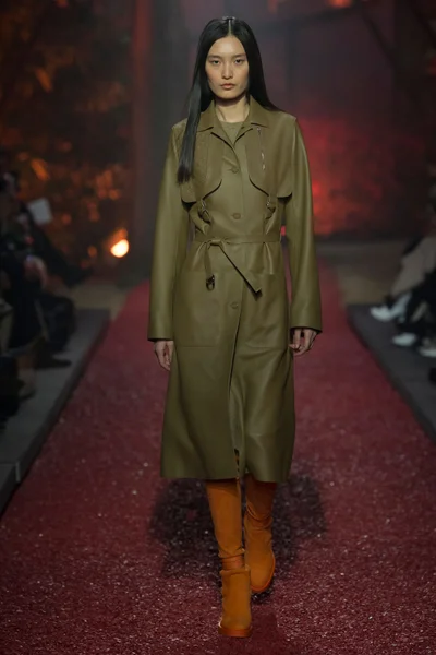 Look 50